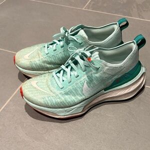 Nike Women's Mint Green and Coral Athletic Tennis Shoes